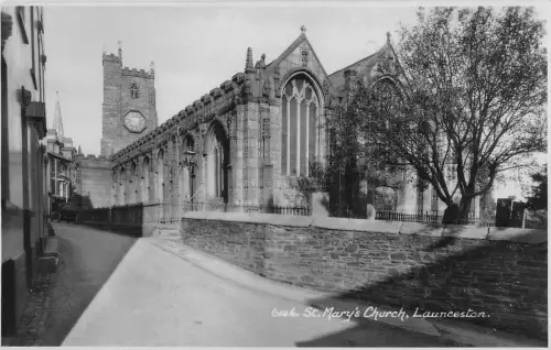 uk18124 st marys church launceston uk