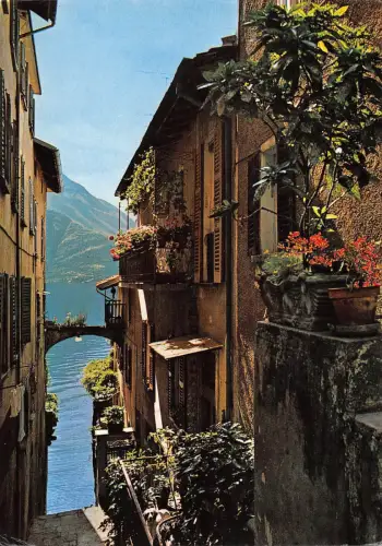 BT0213 Italy Vue caracteristique Italy