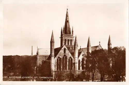 BR69900 St Nicholas Church GT Yarmouth UK Echtfoto