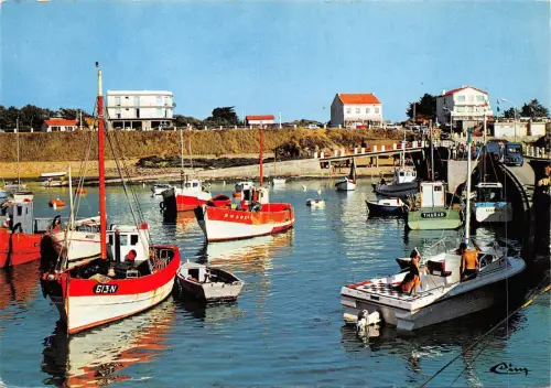 BF1812 Schiff Bateaux Tharon Plage Le Port Frankreich