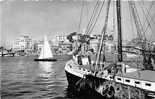 BR27322 Cannes vue sur le Suqet et le Quai St pierre ship bateaux france