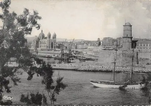 BR48863 La cathedrale et le fort st jean ship bateaux marseille Frankreich