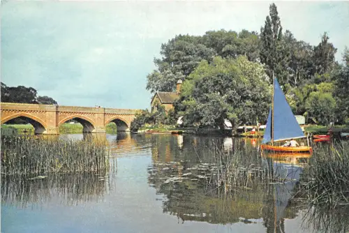 uk49888 the bridge clifton hampden oxfordshire uk