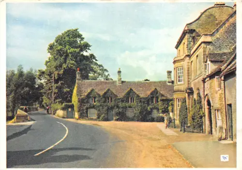 uk47682 approach to the bridge burford oxfordshire uk