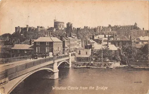 uk19419 windsor castle from the bridge real photo uk