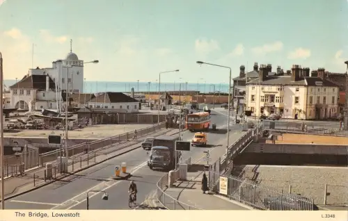 uk11421 the bridge loweroft uk