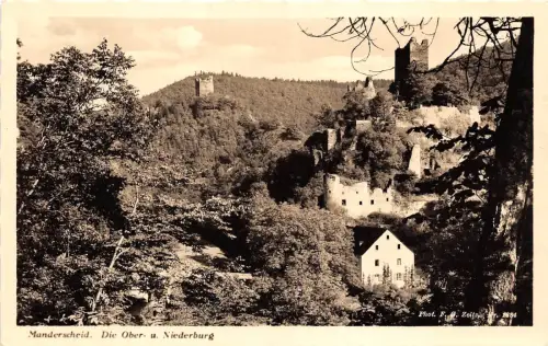 BG26225 manderscheid die ober u niederburg germany