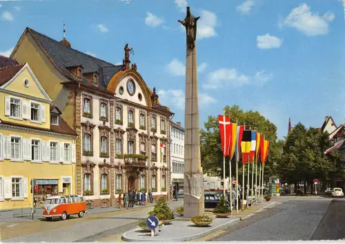 BT1940 offenburg schwarzwald rathausplatz mitrathaus und ursulasaule germany
