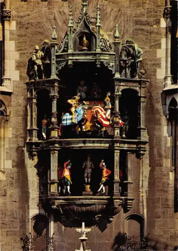 BT13010 München Rathaus Glockenspiel Germany