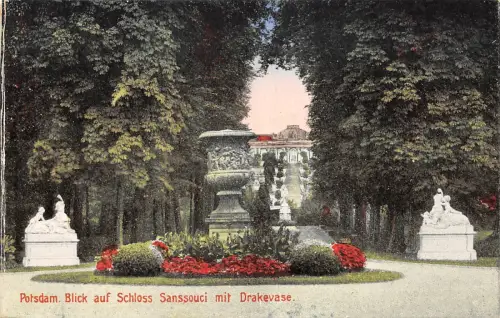 bg24341 potsdam blick auf schloss sansspuci drakevase germany PCA