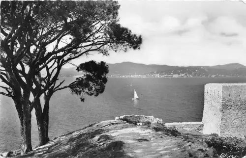 BR10726 Saint Tropez Point du vue sur Ste Maxime france