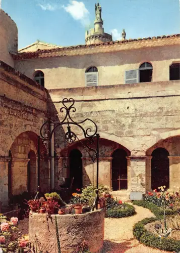 BT5839 abbaye de St Michel de Frigoulet cloitre roman France