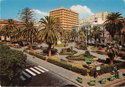 BT2747 acireale piazza garibaldi Italien