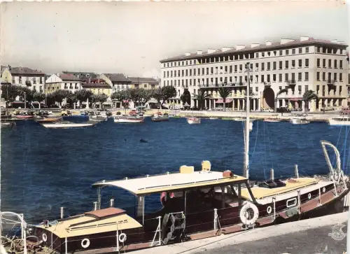 BR7447 Saint Raphael vue generale du Port france