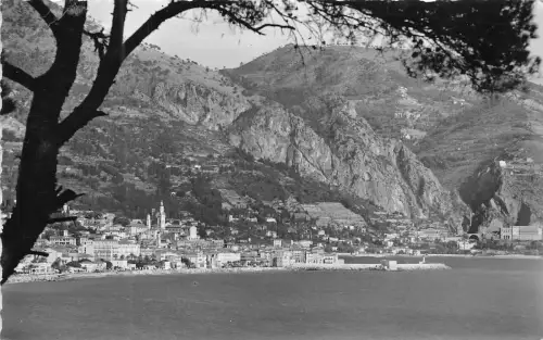BR7020 Menton Vue generale et le pont St-Louis france