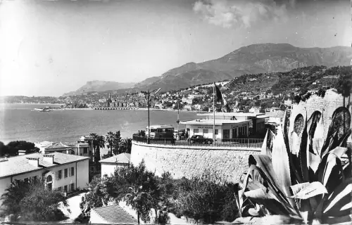 BR47896 Menton Garavan vue generale sur la frontiere France
