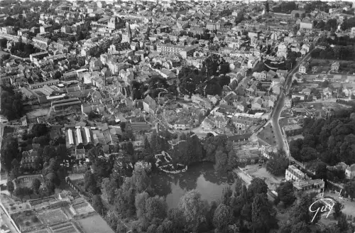 BR7575 Rueil malmason vue generale sur le ville france