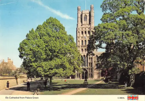 B102431 ely cathedral from palace green uk
