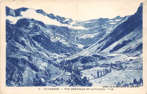BG25733 gavarnie vue generale france