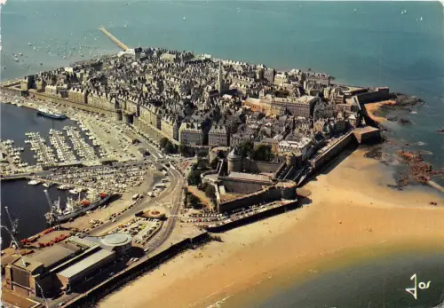 BR31420 Vue generale Saint Malo france