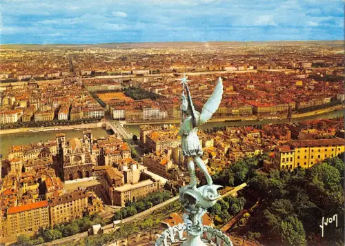 BT10052 vue generale prise de notre dame de fourvire Lyon France