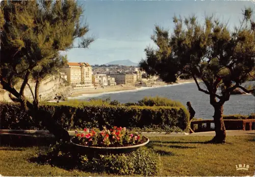 BT5622 Biarritz vue prise des jardins du phare France