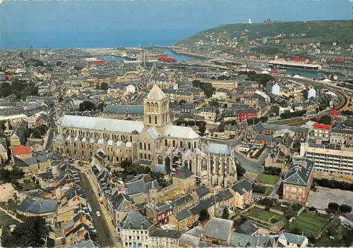 BR54582 Vue generale et eglise de la trinite fecamp france