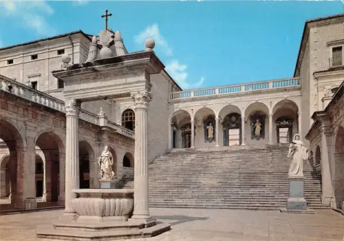 BT14431 Chiostro Bramantesco Montecassino Italien