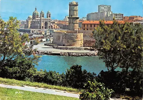 BT6458 Marseille le fort st jean et la cathedrale France