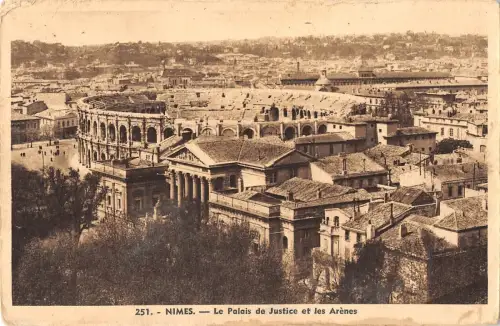 BF9255 le palais de justice et les arenes nimes france Frankreich