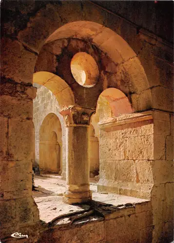 BT8521 Le Thoronet abbaye cistercienne France