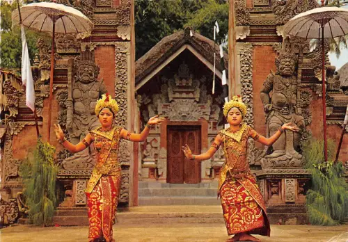 BR4876 Die erste Akt Barong Dame auf Bali Indonesien