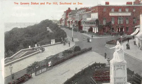 uk25604 queen statue and pier hill southend on sea uk
