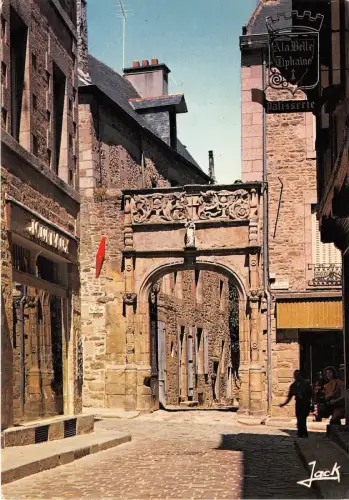 BR31460 Dinan La porte Renaissance de l ancien hotel de Beaumanoir france