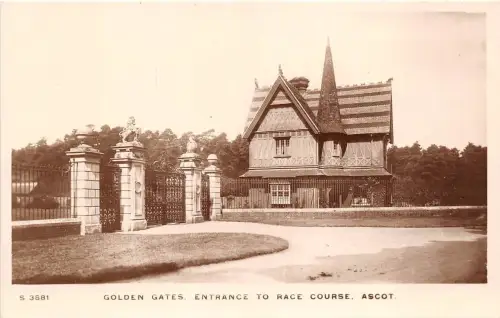 BR59152 Golden Gates Eingang zur Rennstrecke Ascot UK Echtfoto