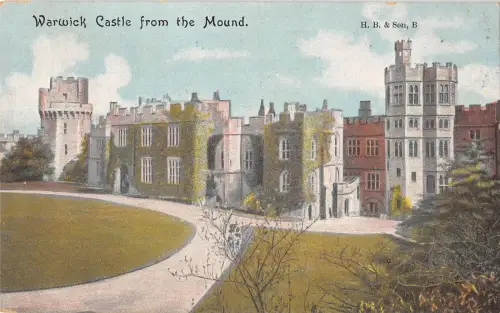 uk26691 warwick castle from the mound uk