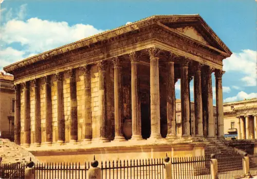 BT7765 Nimes la maison carree Frankreich