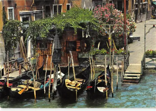 BT1724 venezia traghetto di s maria del giglio italy