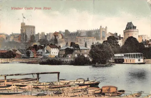 uk13651 windsor carsle from the river uk