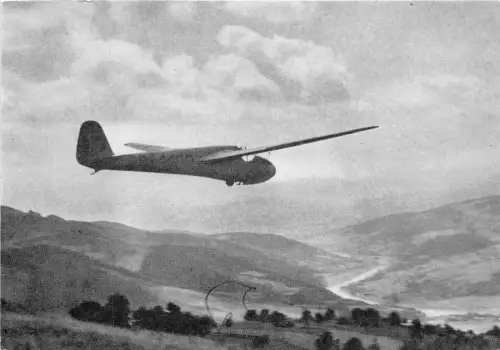 B57333 Flugzeuge Avionen Über den Segelflugplatz fliegen