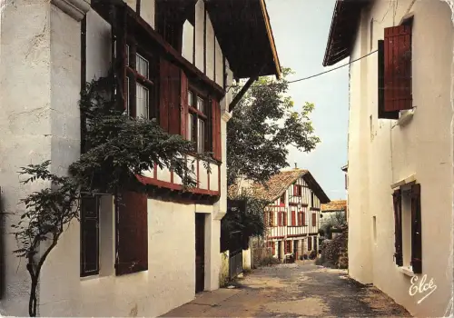 BR47582 Ascain vieille rue basque avec des maisons tres typiques Frankreich