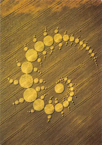 BR76080 Ernteformation erschien in der Nähe von Stonehenge UK