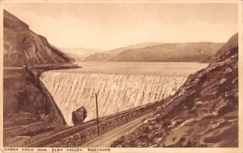 uk13102 caban coch dam elan valley rhayader wales echtfoto uk