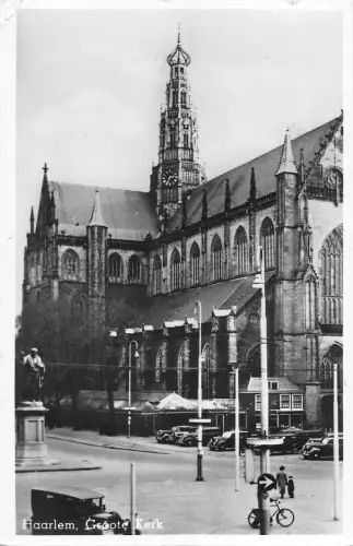 B95930 haarlem groote kerk bike echtfoto neherlands