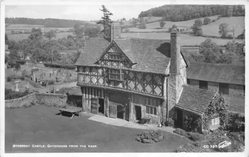 B89515 Stokesay Castle Gatehouse from the keep uk