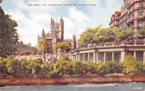 uk26666 abbey and colonnade from the river bath uk