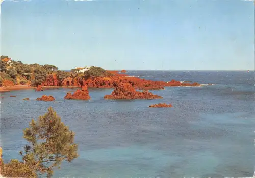 BT10004 la corniche d or les rochers du trayas France