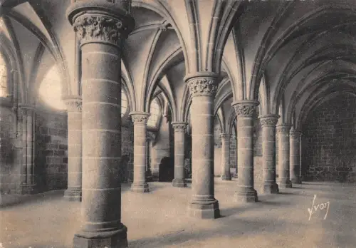 BR50004 Abbaye salle des chevaliers mont st michel France