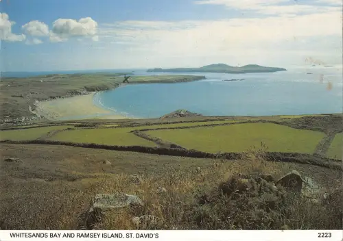 B97421 whitesands bay and ramsey island st david s uk