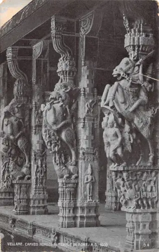 uk2446 geschnitzte Häuser im Tempel Echtfoto UK